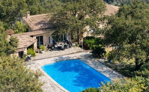 House in Le Plan-de-la-Tour, Provence-Alpes-Côte d'Azur, France 1