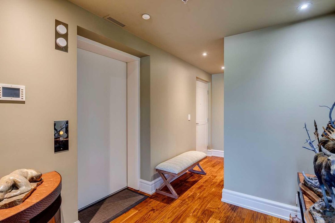 House in Calgary, Alberta, Canada 4 - 17325882