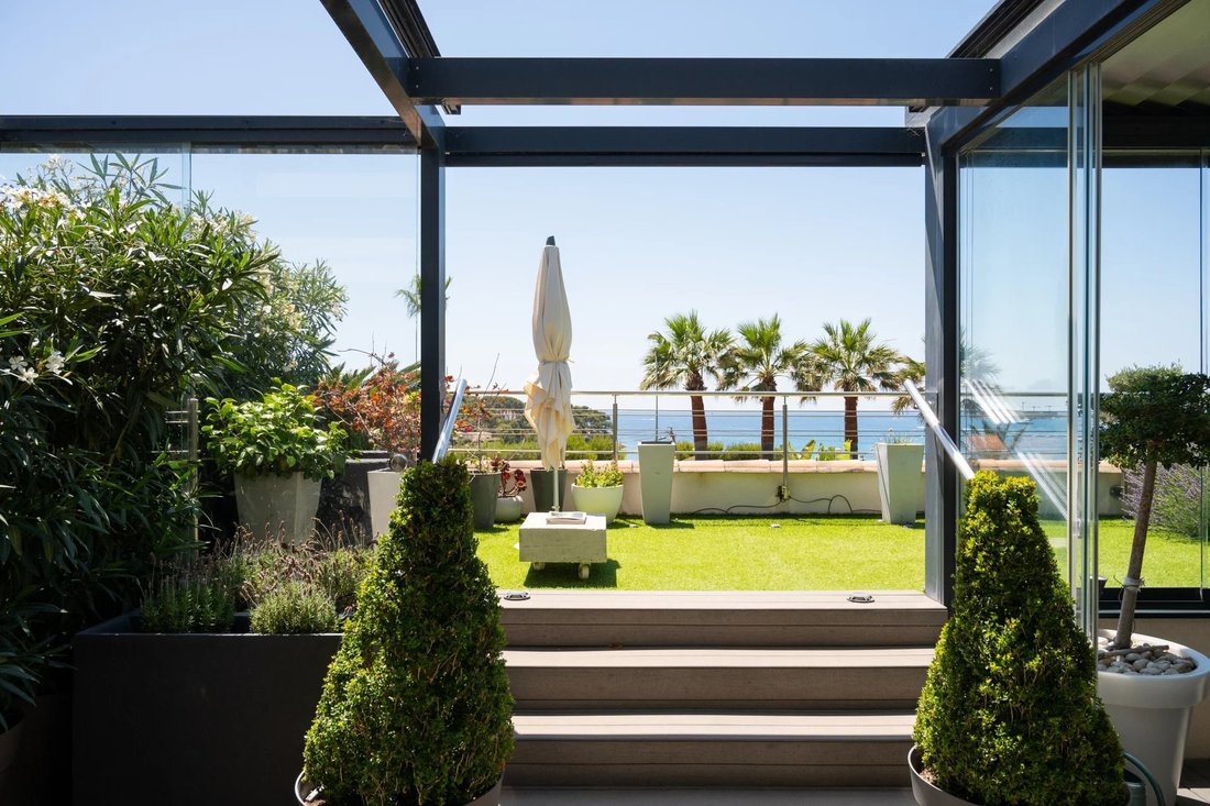 Apartment in Beaucours-La Gorguette-La Morvenede, Sanary-sur-Mer, France 4 - 17327315