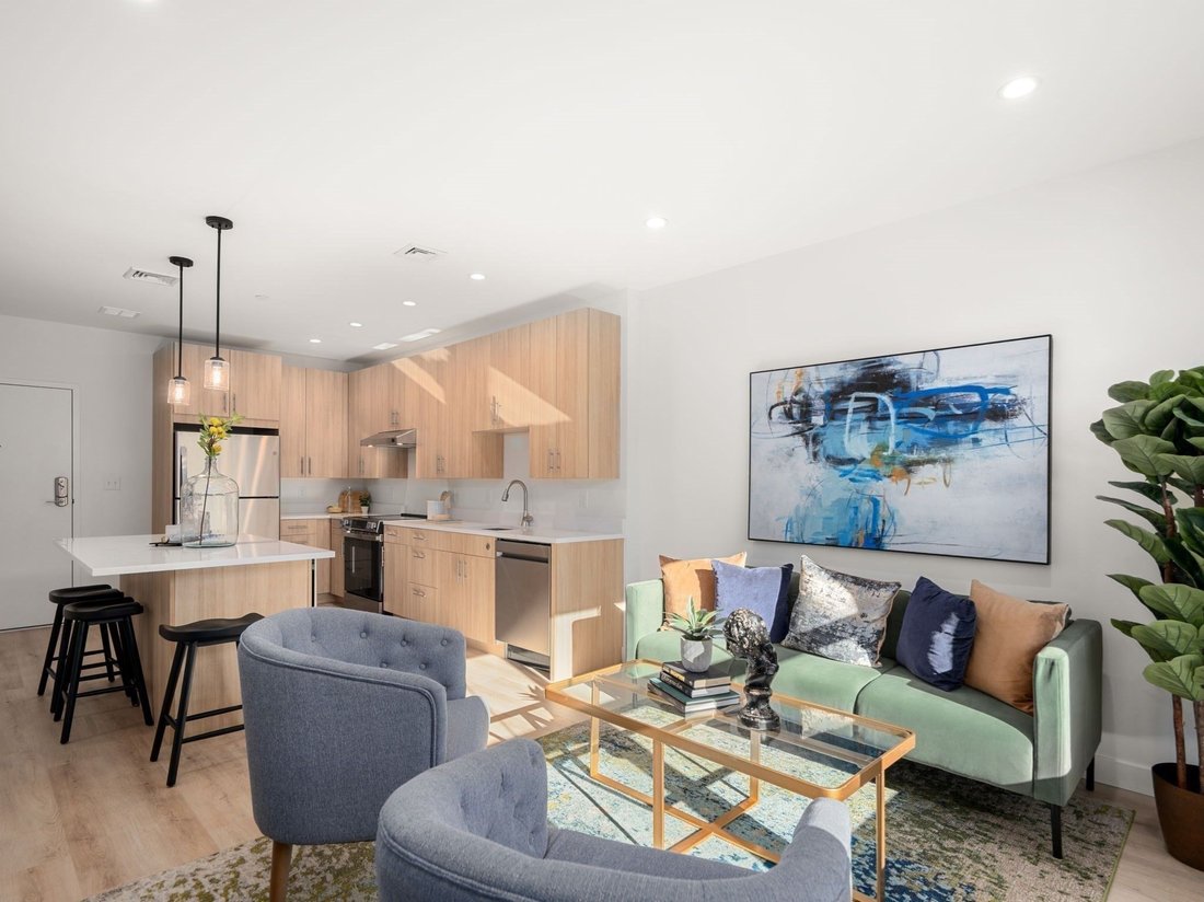Condo in Newton, Massachusetts, United States 4 - 17330425