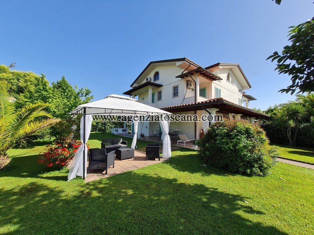 Villa in Center, Forte dei Marmi, Tuscany 2 - 17324387