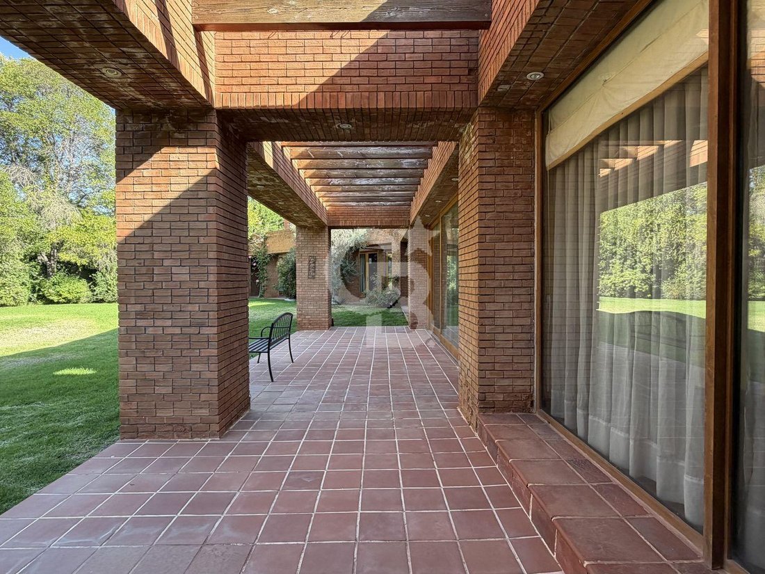 House in Lo Barnechea, Santiago Metropolitan Region, Chile 4 - 17328223