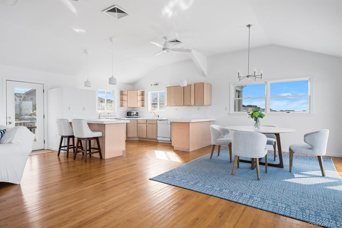 Apartment in Westhampton Beach, New York, United States 3 - 17324602