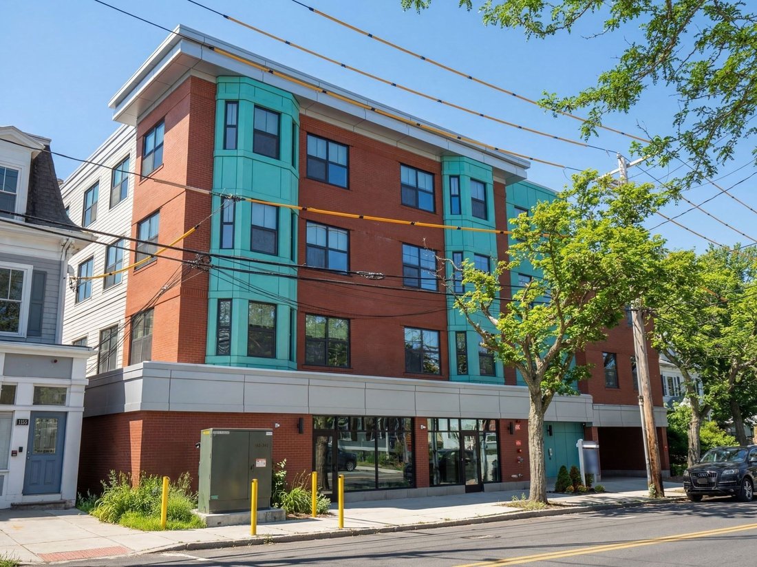 Condo in Newton, Massachusetts, United States 1 - 17330427