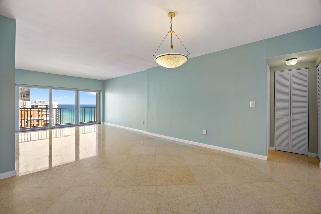 Condo in Hallandale Beach, Florida, United States 4 - 17329917
