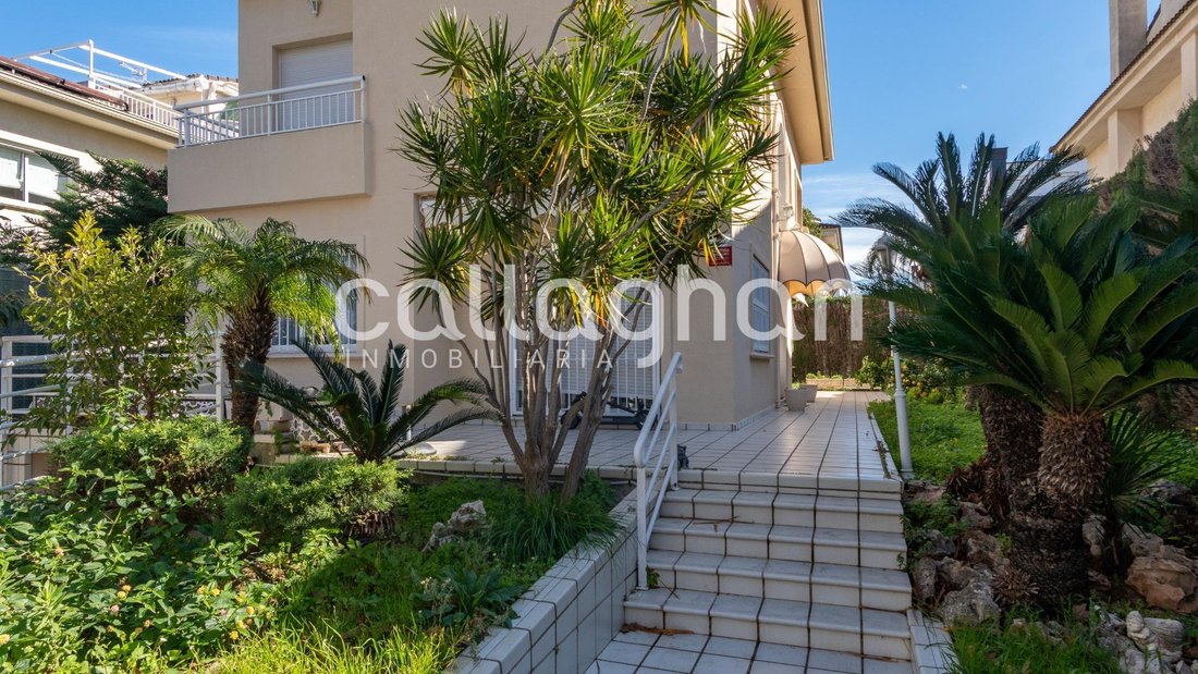 Villa in Gandia, Valencian Community, Spain 1 - 17329521