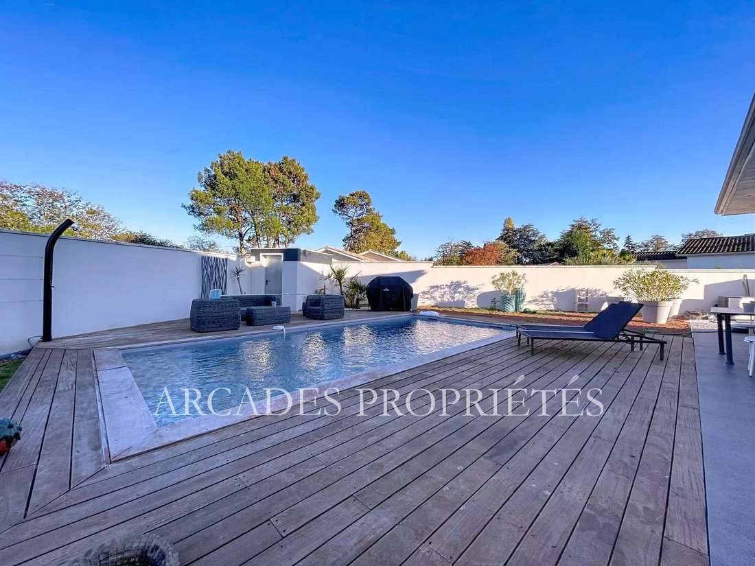 House in Izon, Nouvelle-Aquitaine, France 3 - 17327763