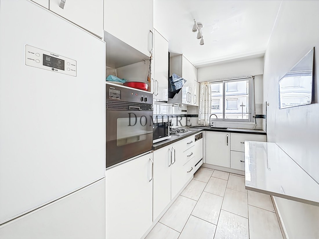 Apartment in Amiraux-Simplon-Poissonniers, Paris 18e Arrondissement, Paris 2 - 17328537