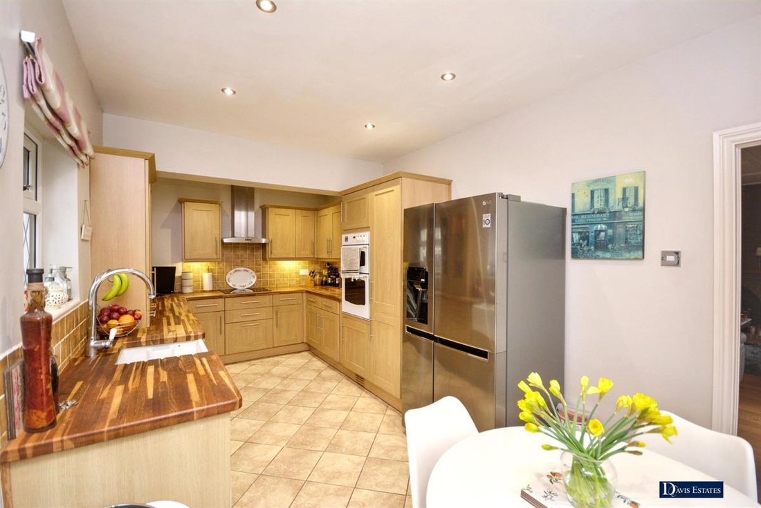 Bungalow in Ardleigh Green, Romford, England 3 - 17326068