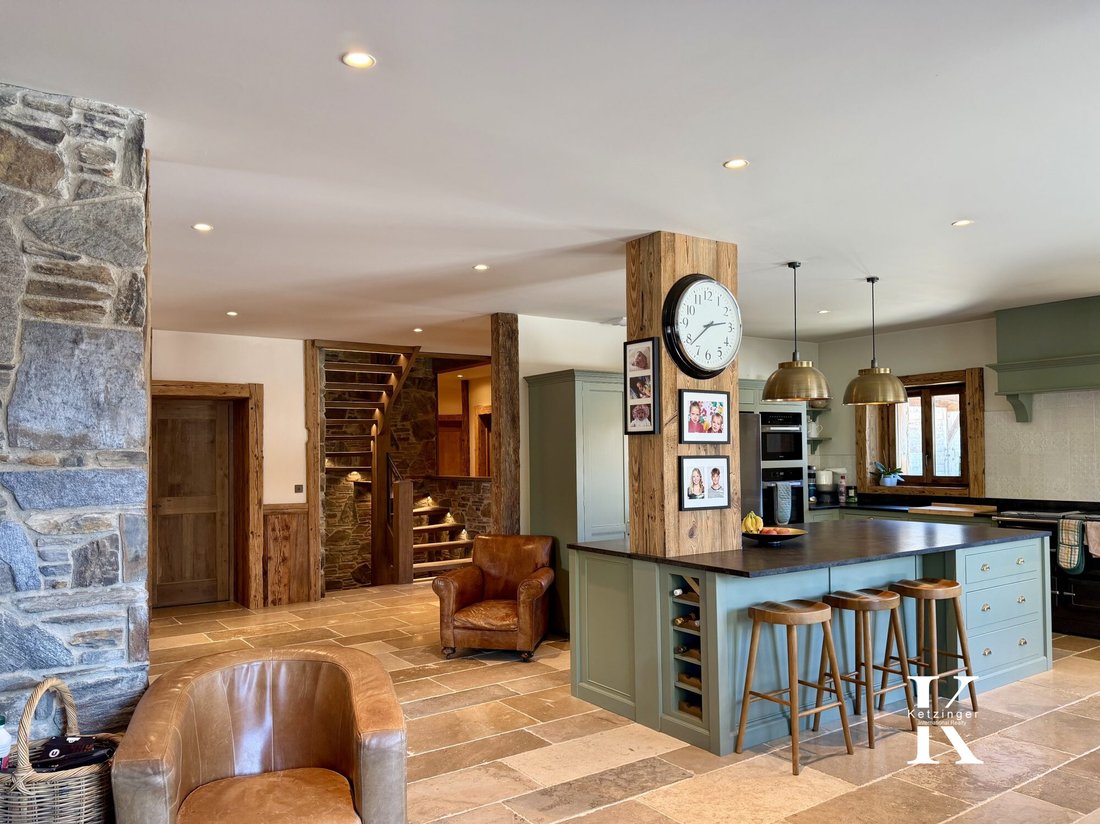 Chalet in Les Houches, Auvergne-Rhône-Alpes, France 2 - 17072389