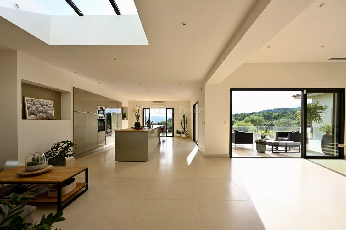Villa in Centre Ville, Laudun-l'Ardoise, France 1 - 17325096