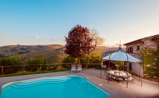 Villa in Pratovecchio, Tuscany, Italy 1