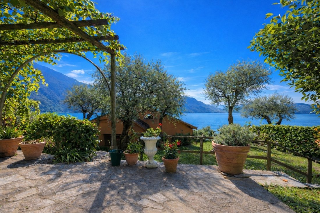 Villa in Acquaseria, Lombardy, Italy 2 - 17329370