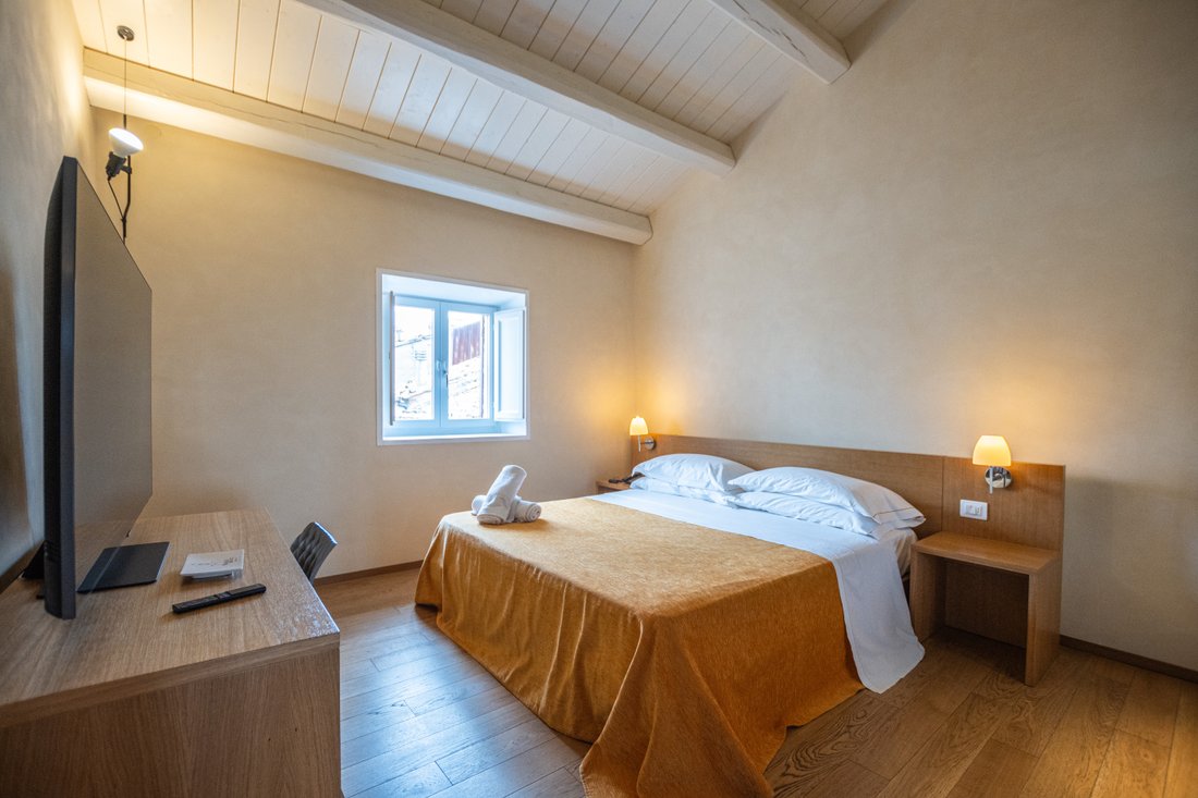 Estate in Staffolo, Marche, Italy 4 - 14296786