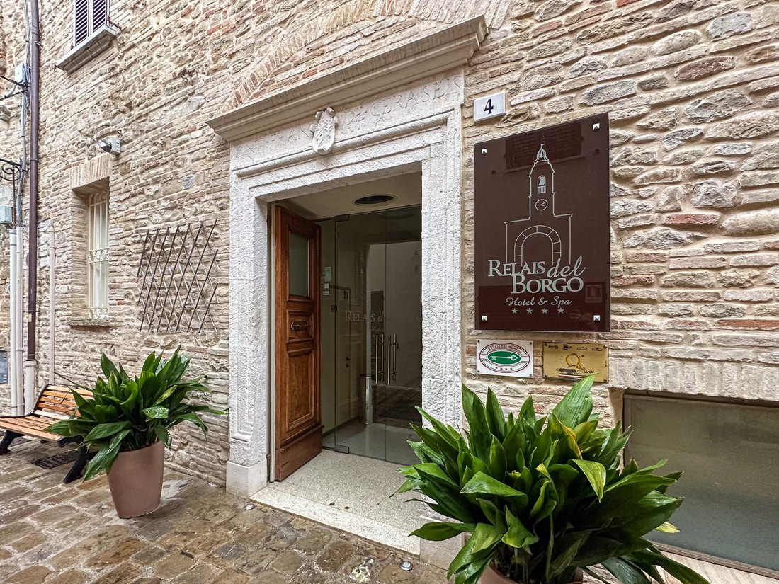 Estate in Staffolo, Marche, Italy 2 - 14296786