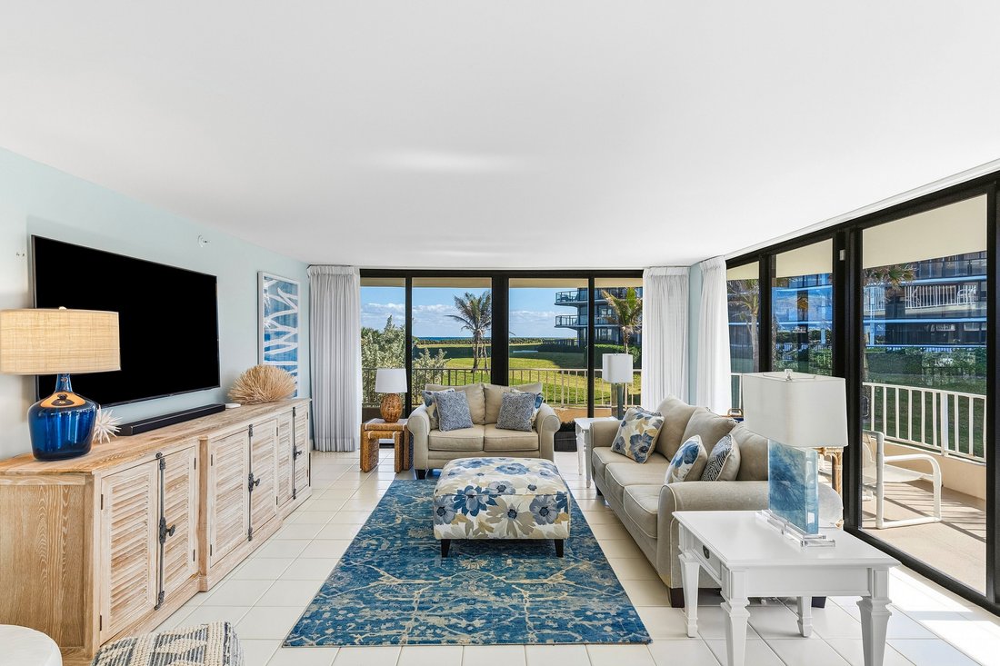 Condo in Palm Beach, Florida, United States 2 - 17330466
