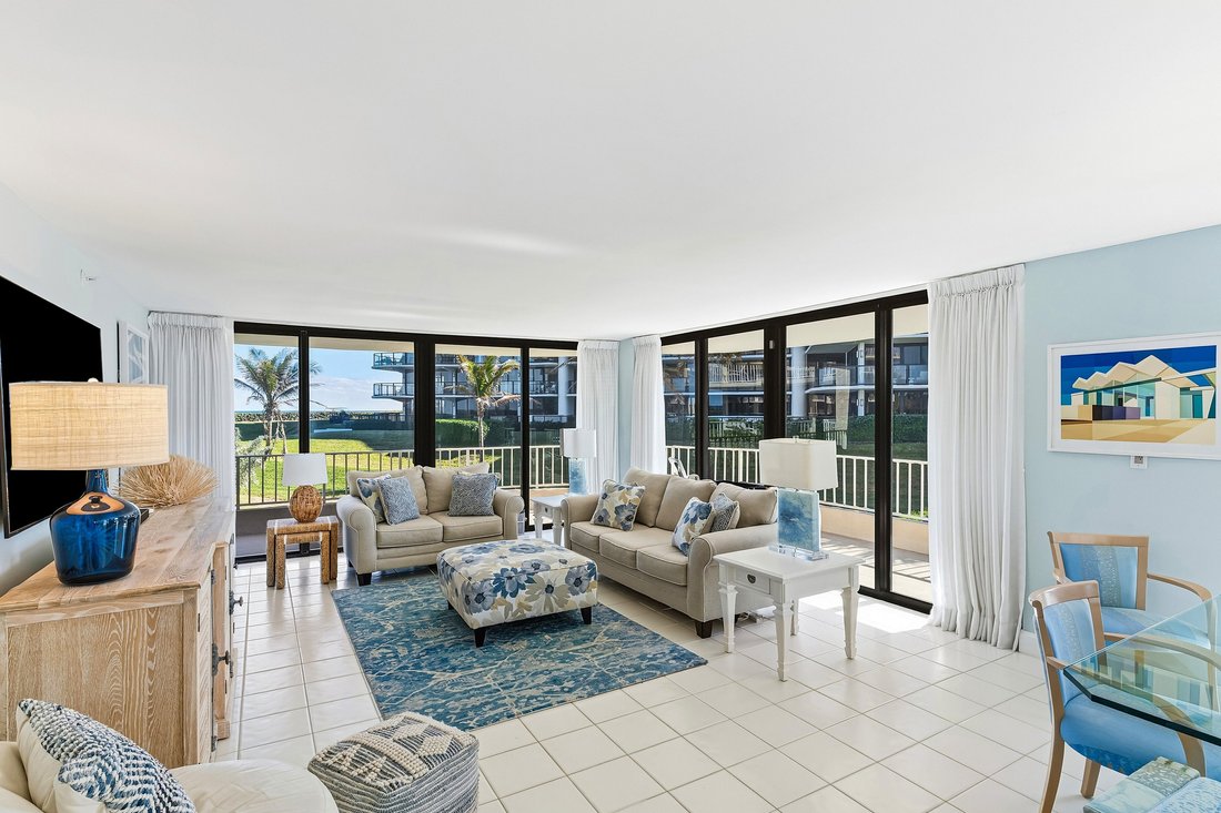Condo in Palm Beach, Florida, United States 3 - 17330466