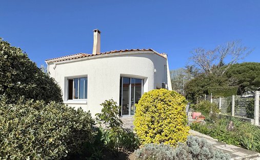 Villa in Le Fief-La Garenne, Royan, France 1