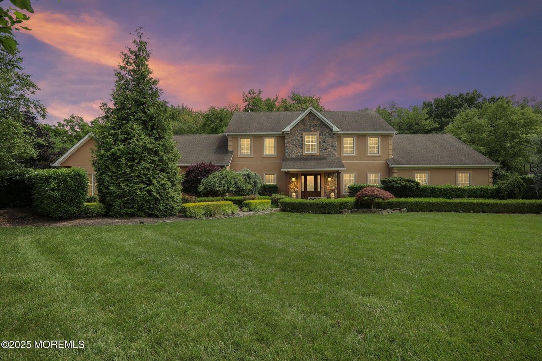 House in Freehold Township, New Jersey, United States 4 - 17330839