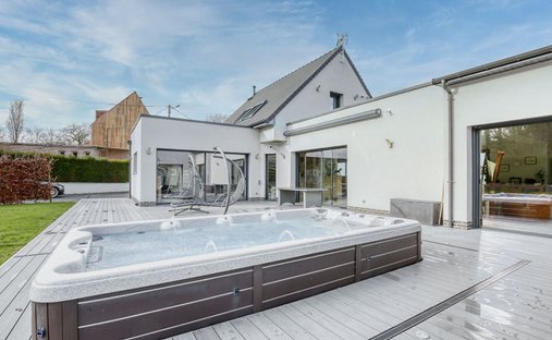 Villa in Blangy-Tronville, Hauts-de-France, France 1