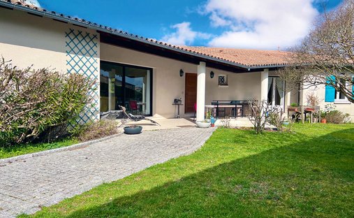 Villa in Le Fief-La Garenne, Royan, France 1