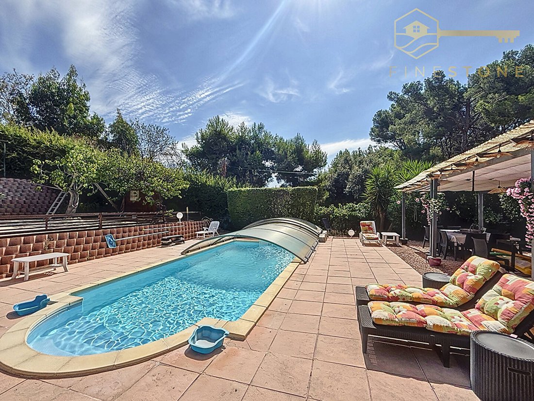 Villa a Saint-Cyr-sur-Mer, Provenza-Alpi-Costa Azzurra, Francia 1 - 17330662