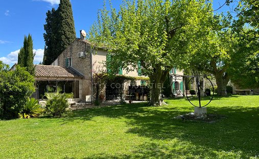 Villa in Saint-Rémy-de-Provence, Provence-Alpes-Côte d'Azur, France 1