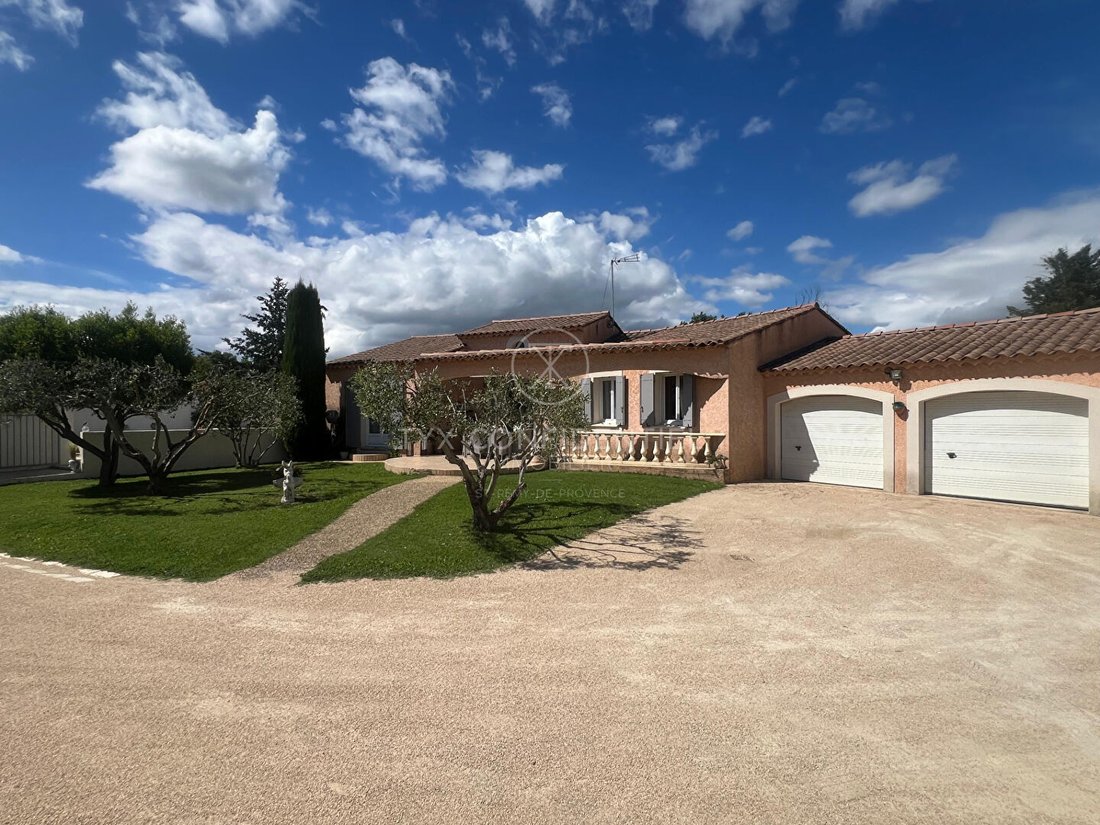 Villa in Saint-Rémy-de-Provence, Provence-Alpes-Côte d'Azur, France 3 - 17330697