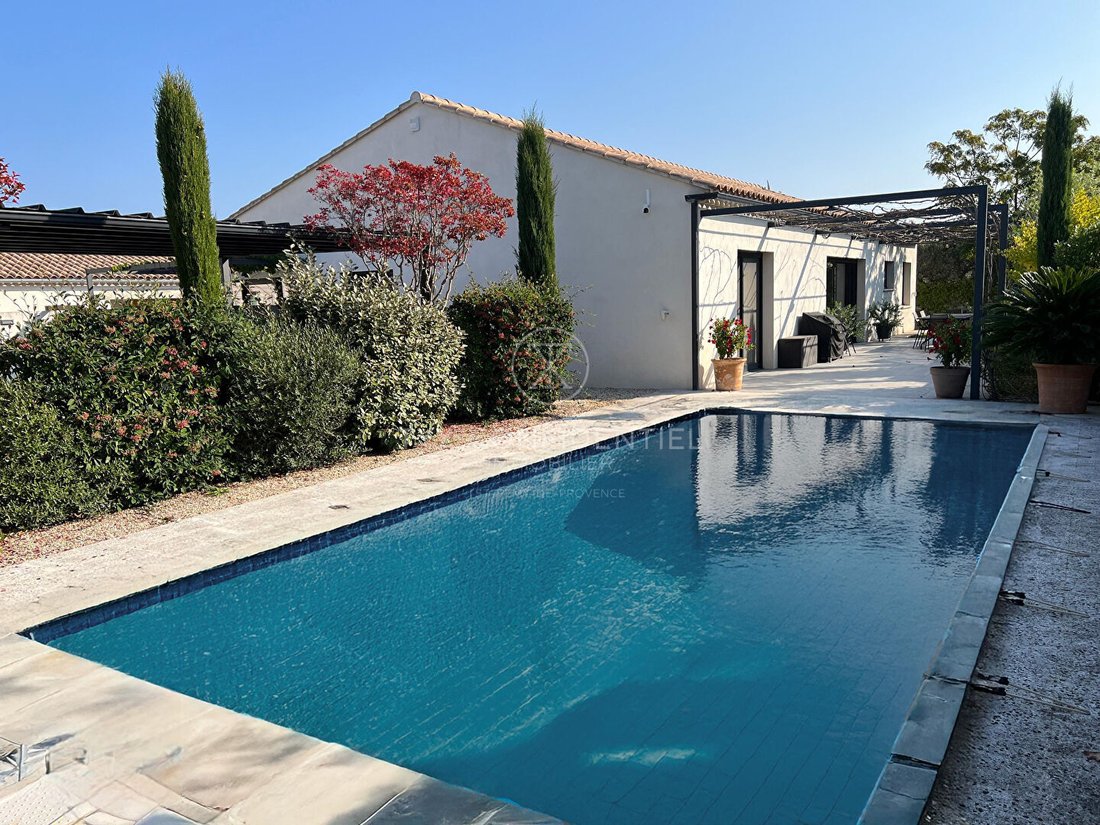 Villa in Saint-Rémy-de-Provence, Provence-Alpes-Côte d'Azur, France 1 - 17330731