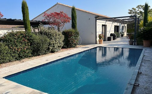 Villa in Saint-Rémy-de-Provence, Provence-Alpes-Côte d'Azur, France 1