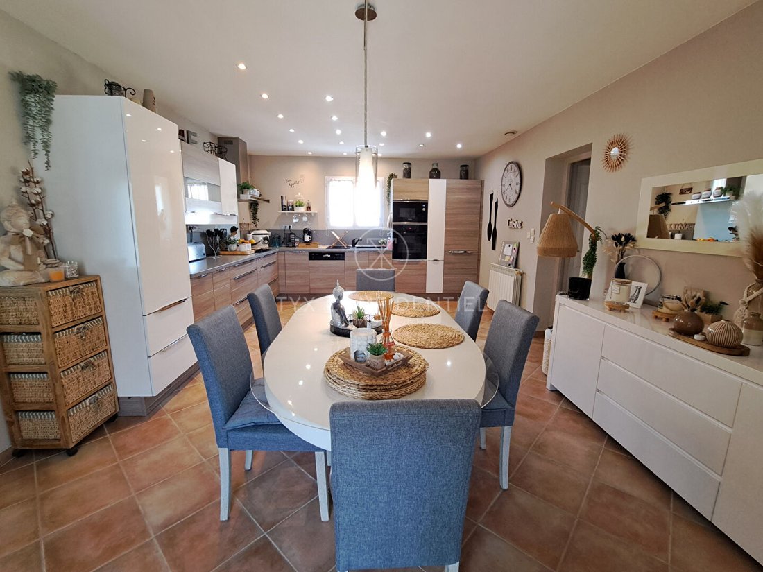 Villa in Saint-Rémy-de-Provence, Provence-Alpes-Côte d'Azur, France 4 - 17330697