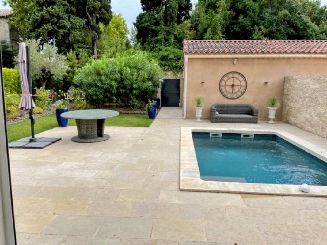 Villa in Saint-Rémy-de-Provence, Provence-Alpes-Côte d'Azur, France 1 - 17330584