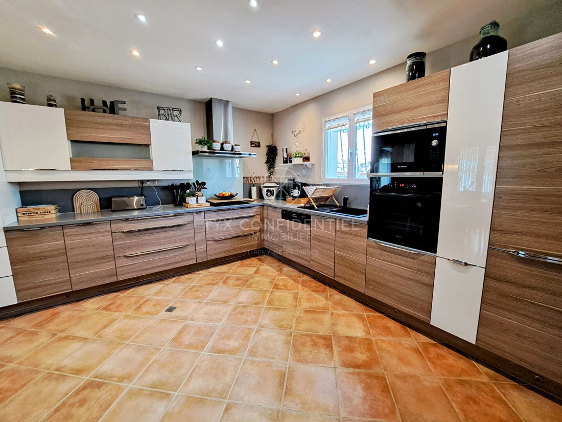 Villa in Saint-Rémy-de-Provence, Provence-Alpes-Côte d'Azur, France 5 - 17330697