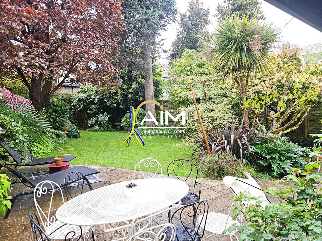 Villa in Montlouis-sur-Loire, Centre-Val de Loire, France 2 - 17330605