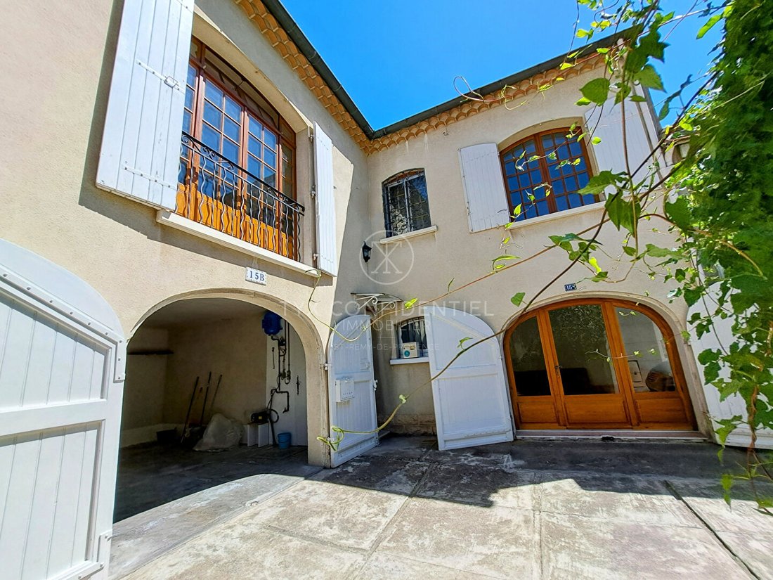 Villa in Saint-Rémy-de-Provence, Provence-Alpes-Côte d'Azur, France 1 - 17330701