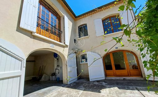 Villa in Saint-Rémy-de-Provence, Provence-Alpes-Côte d'Azur, France 1