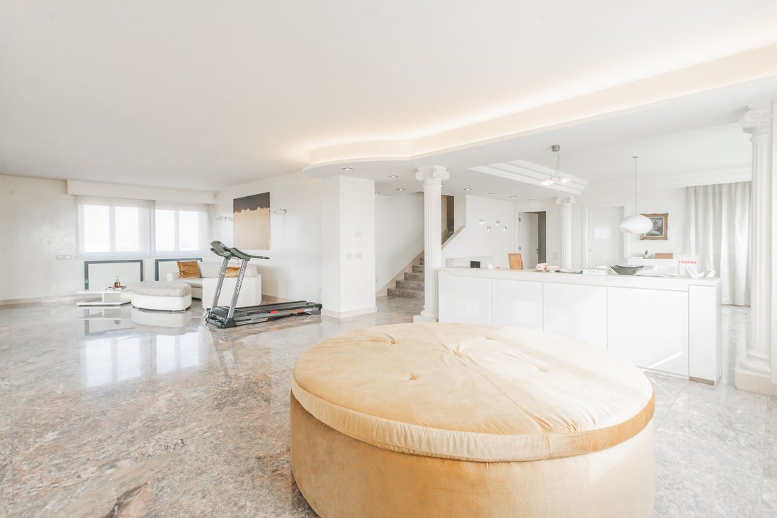 Penthouse à Centre, Gallarate, Lombardie 1 - 17330869