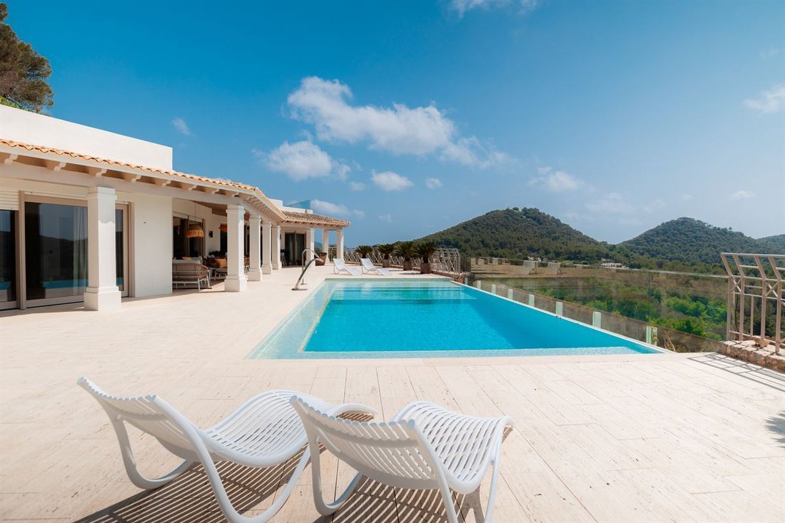 Villa in Can Furnet, Santa Eularia des Riu, Balearic Islands 2 - 17330912