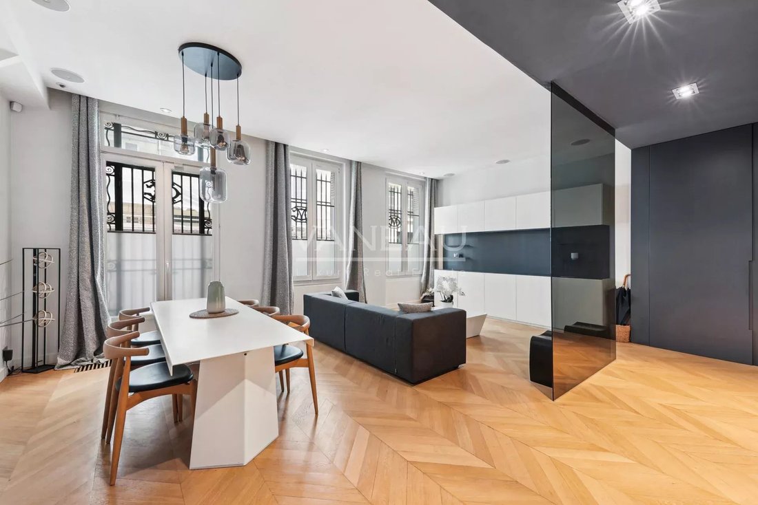Apartment in Elysées-Madeleine, Paris 8e Arrondissement, Paris 2 - 17331931