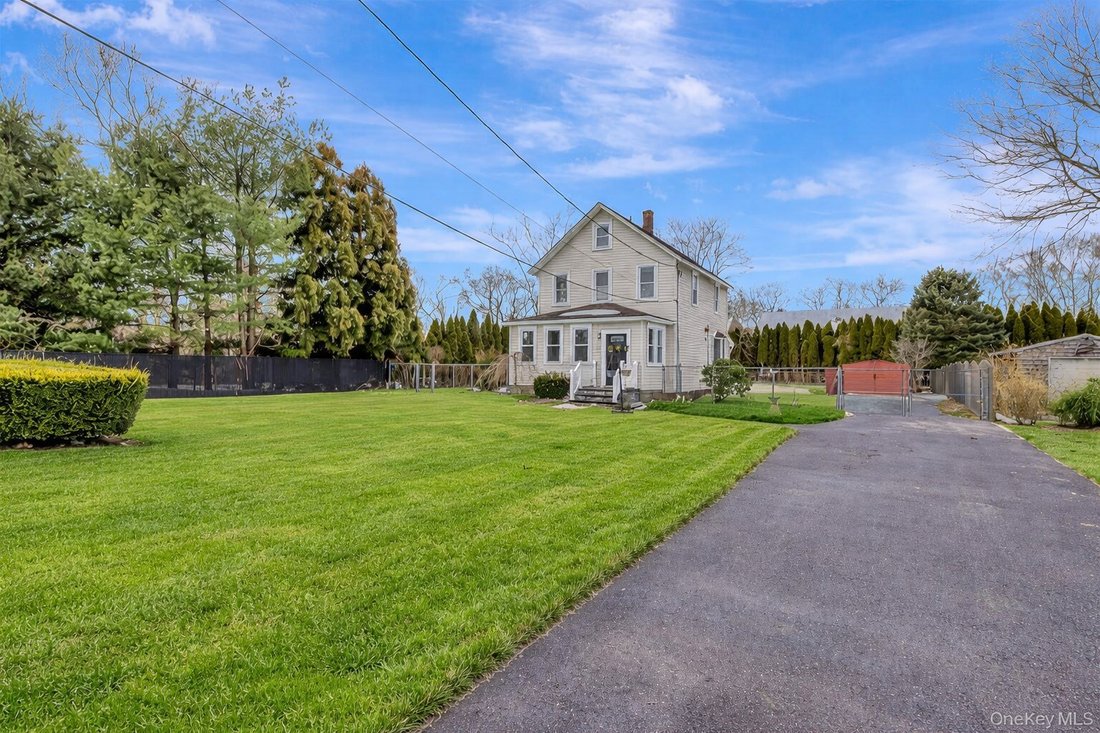 House in Medford, New York, United States 4 - 17287337