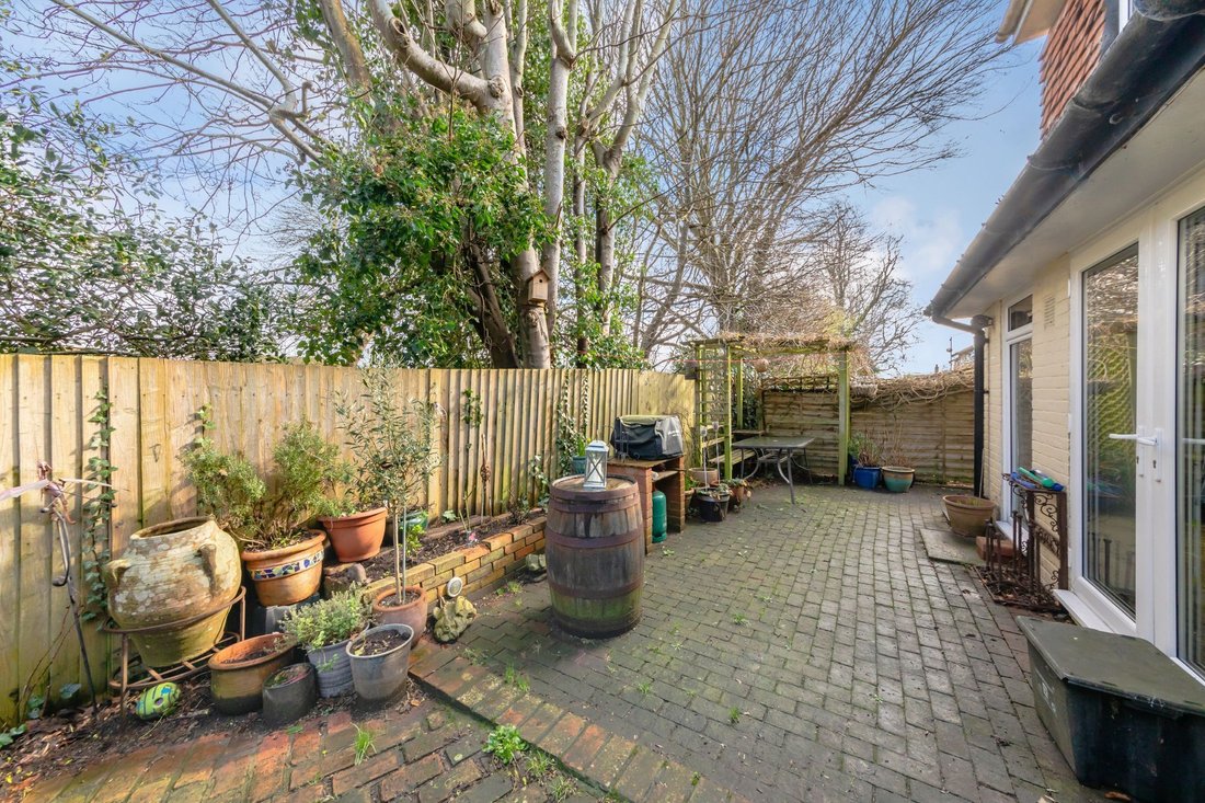 Bungalow in Rodmell, England 4 - 17332305