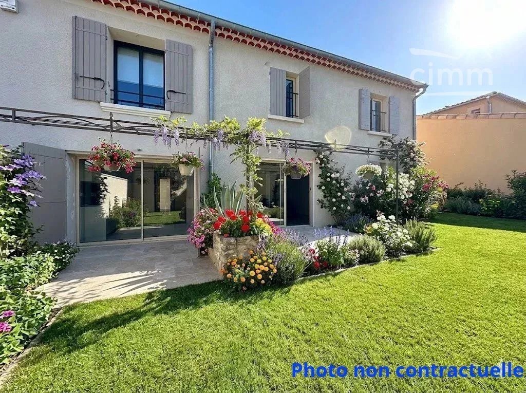 Country House in Nevons-route d'Apt, L'Isle-sur-la-Sorgue, France 2 - 15724799