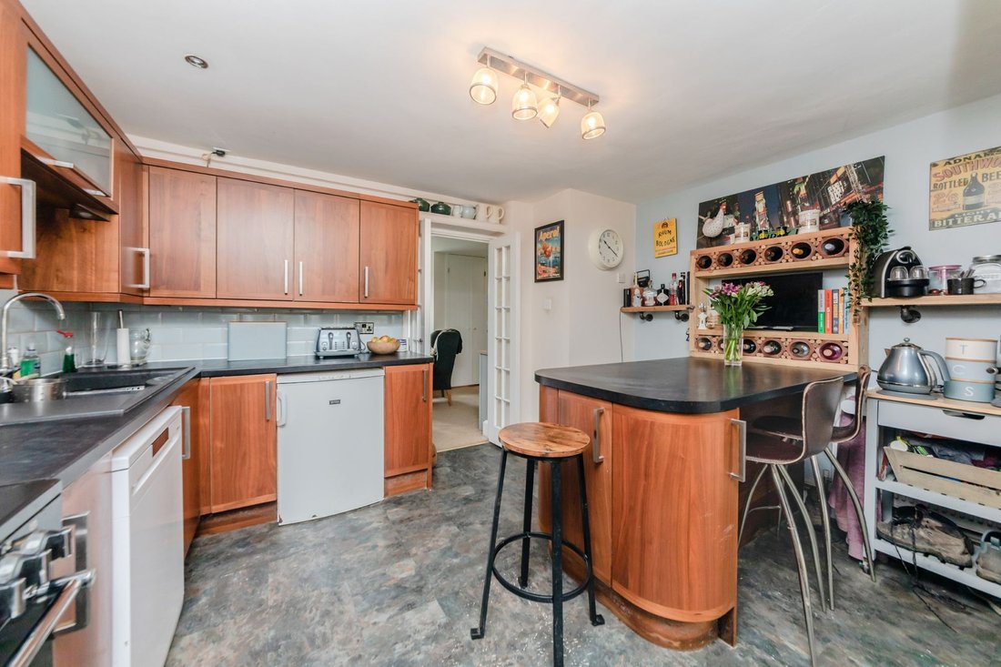 Bungalow in Rodmell, England 3 - 17332305