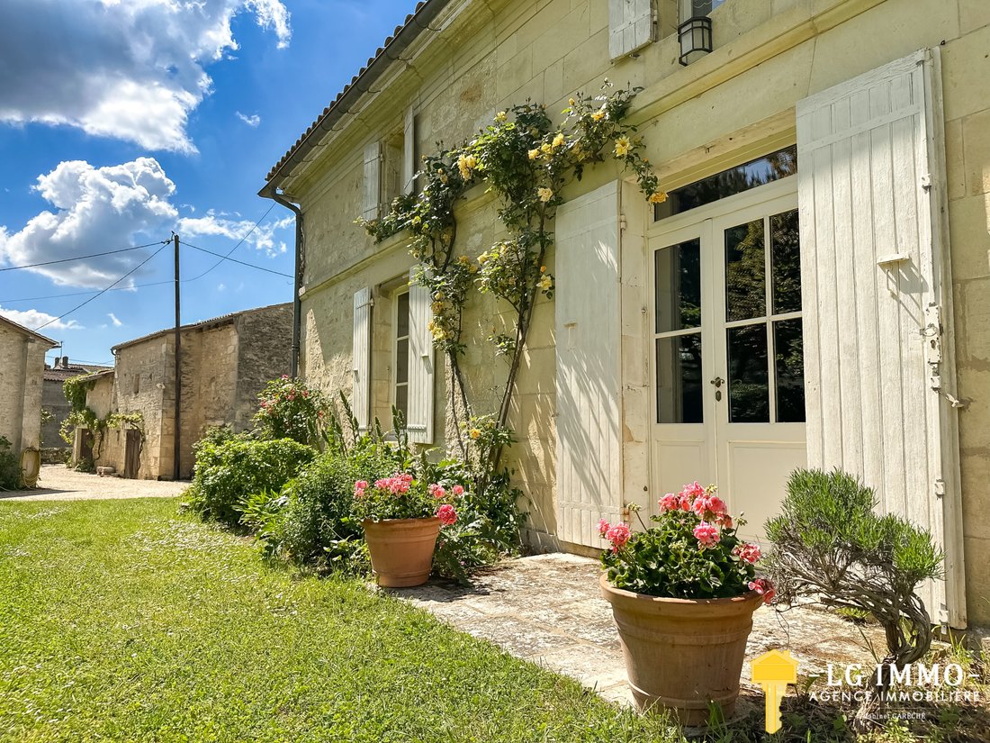 Estate in Saint-Germain-du-Seudre, Nouvelle-Aquitaine, France 3 - 17332102