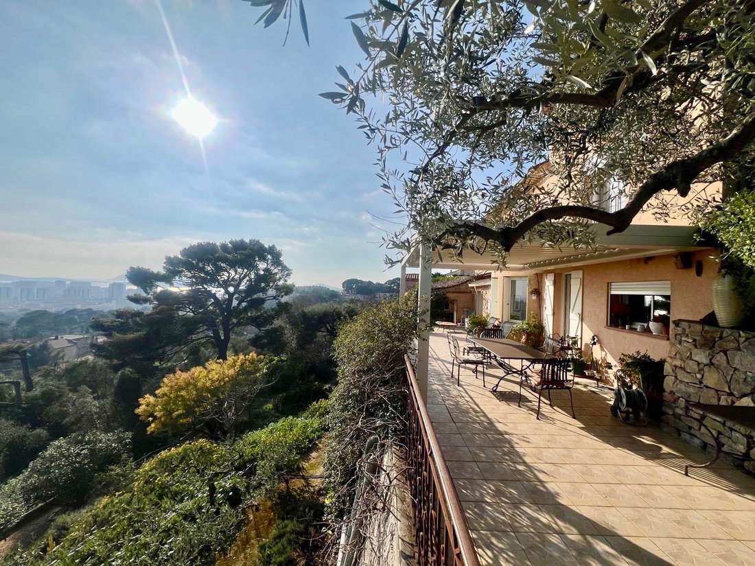 House in Le Revest-les-Eaux, Provence-Alpes-Côte d'Azur, France 2 - 17331952