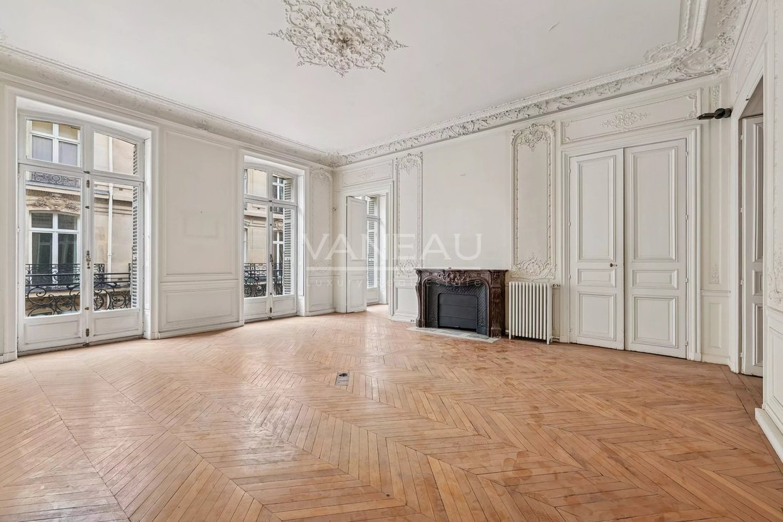 Apartment in Triangle d'Or, Paris 8e Arrondissement, Paris 2 - 17331955