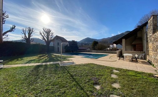Estate in Plaine et Coteaux, Tullins, France 1