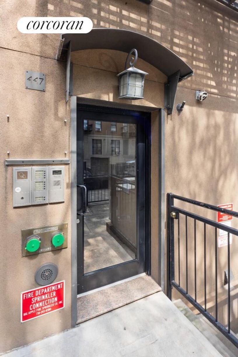 House in New York, New York, United States 2 - 17330875