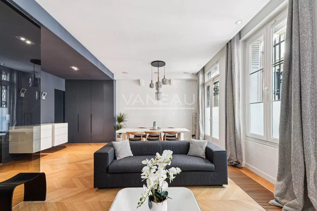 Apartment in Elysées-Madeleine, Paris 8e Arrondissement, Paris 4 - 17331931