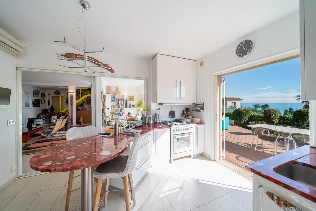 Villa in Antibes, Provence-Alpes-Côte d'Azur, France 5 - 17331702